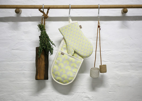 Battersea double oven glove